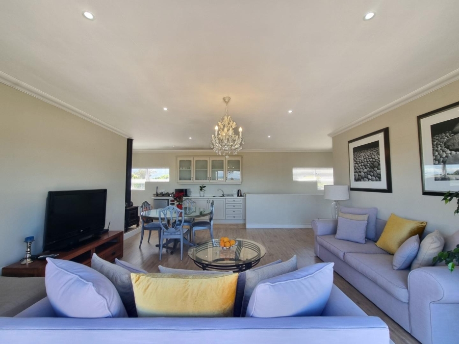 5 Bedroom Property for Sale in Sandbaai Western Cape